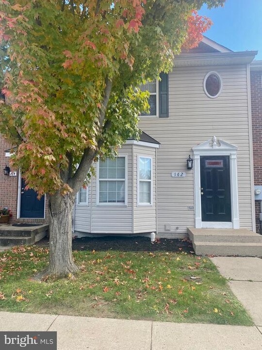 162 Lexington Ct in Stephens City, VA - Building Photo