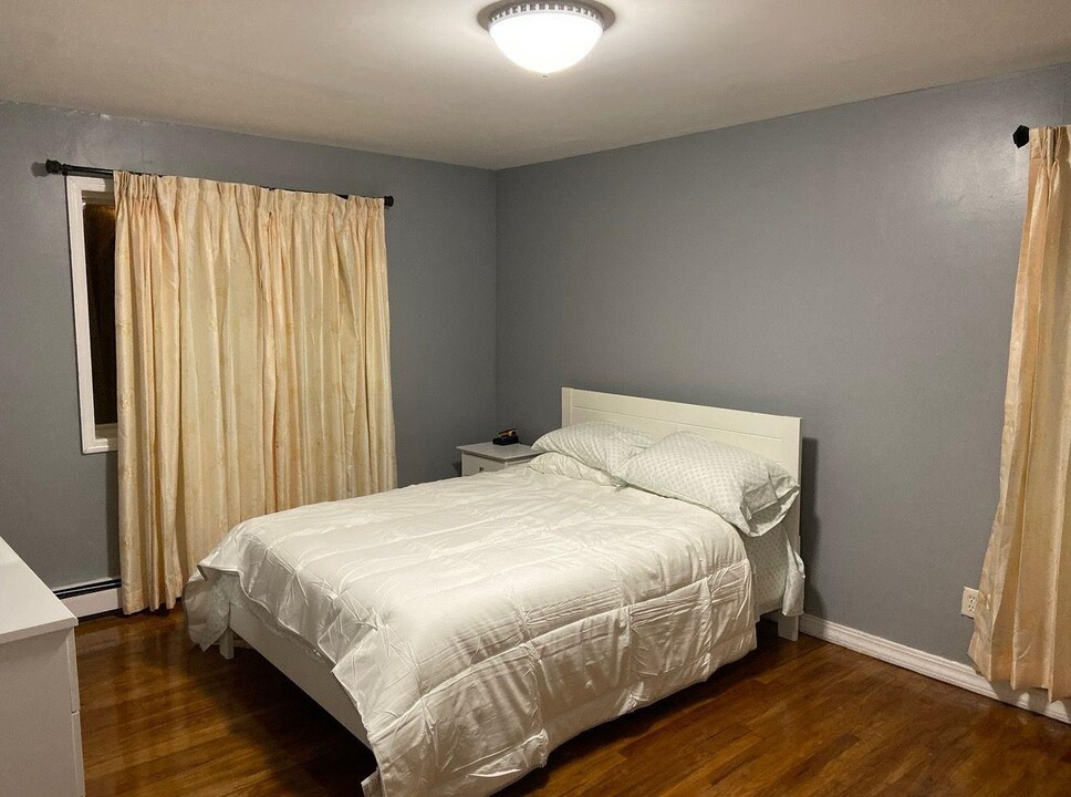 97-5 191st St in Queens, NY - Building Photo