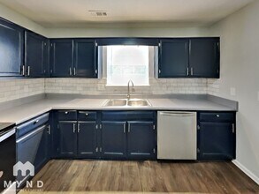 722 Village Overlook in Mcdonough, GA - Building Photo - Building Photo