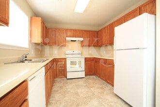 5327 Peachwood Dr in Charlotte, NC - Foto de edificio - Building Photo