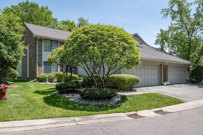 property at 6979 Pebble Creek Woods Dr