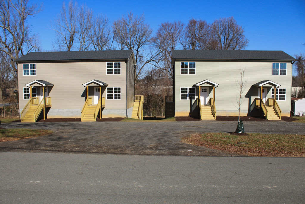 105 Highfill ave in Liberty, NC - Building Photo