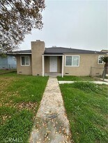 2306 Berger St in Bakersfield, CA - Building Photo