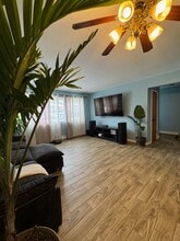 5326 S 72nd Ct, Unit #1 in Summit, IL - Foto de edificio - Building Photo