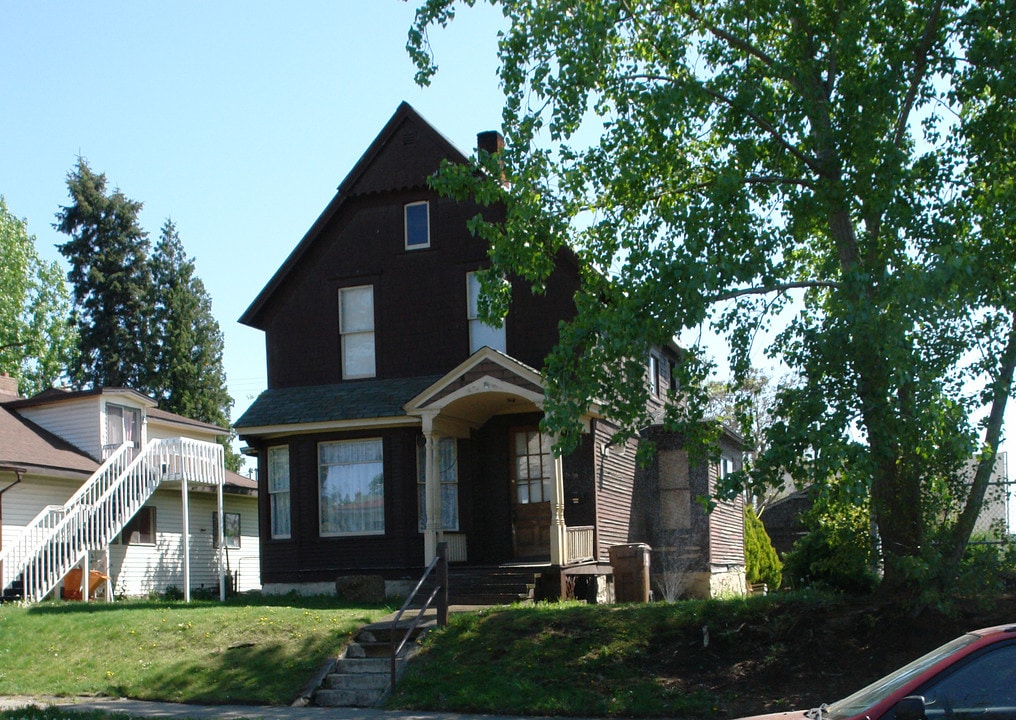 1123 W Sharp Ave in Spokane, WA - Building Photo