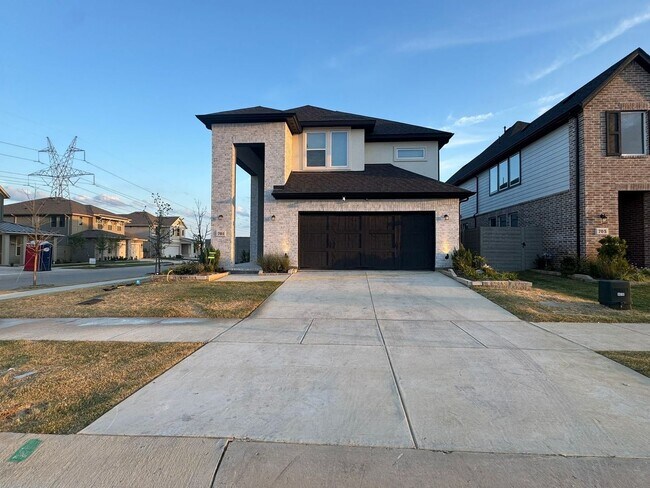 701 Harmony Trl in Lantana, TX - Building Photo - Building Photo