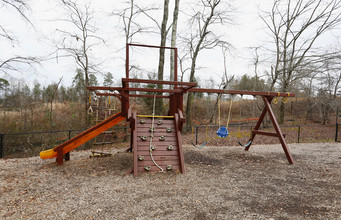 Meadowlark Glen Apartments in Mooresville, NC - Building Photo - Building Photo