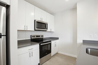 West End Place in Lancaster, PA - Building Photo - Building Photo