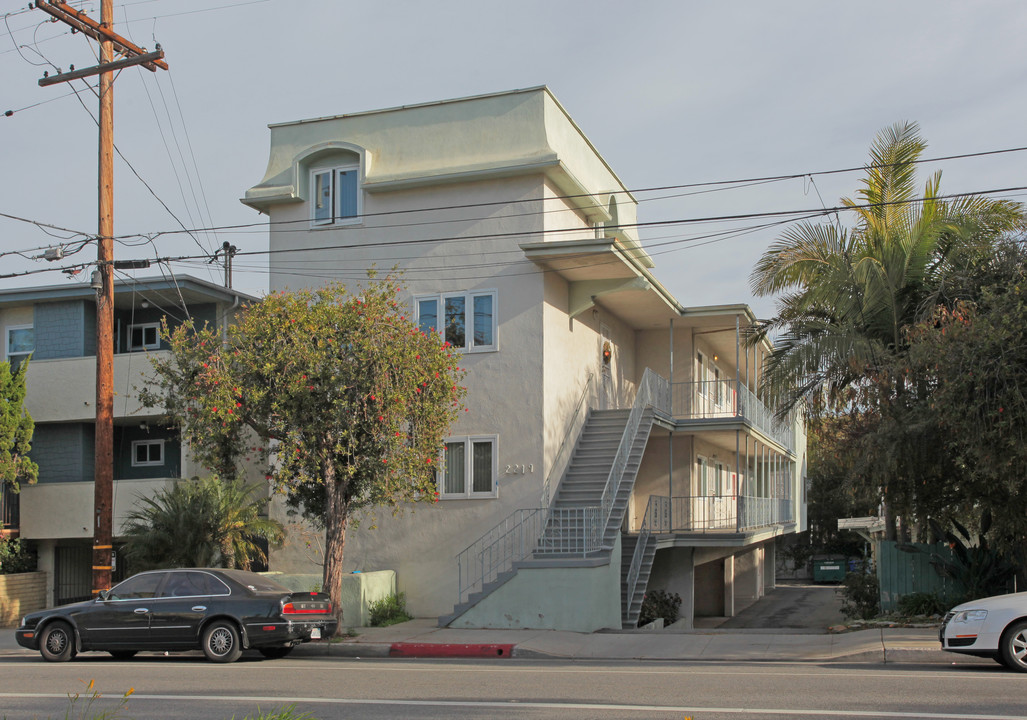 2219-2221 4th St in Santa Monica, CA - Foto de edificio