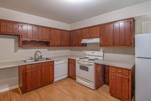 Fairfax Village in Harrisburg, PA - Building Photo