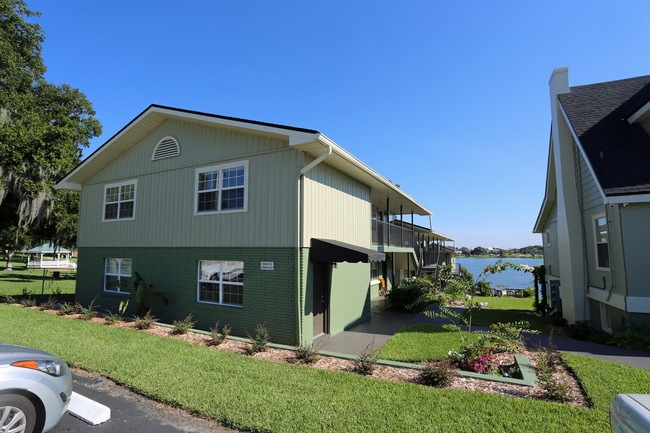 Lake Silver Apartments in Winter Haven, FL - Building Photo - Building Photo