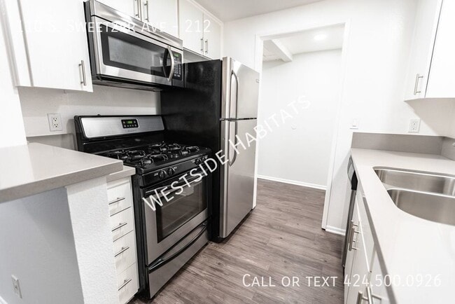 110 Sweetzer Ave in Los Angeles, CA - Building Photo - Building Photo