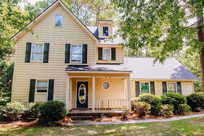 property at 112 Hawthorne Rd