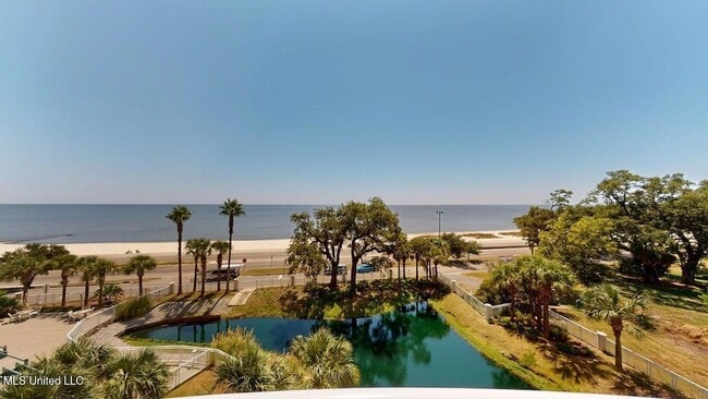 2228 Beach Dr, Unit 408 in Gulfport, MS - Building Photo - Building Photo