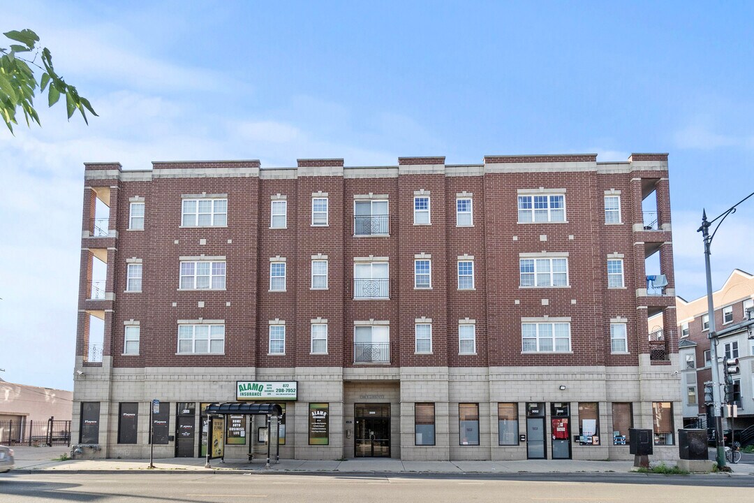 3000 W Lawrence Ave in Chicago, IL - Building Photo