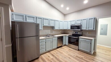 806 S Sunny Ln in Urbana, IL - Building Photo - Building Photo