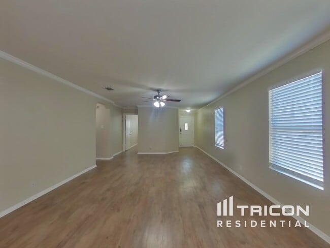 8027 Abbotts Pointe in San Antonio, TX - Building Photo - Building Photo