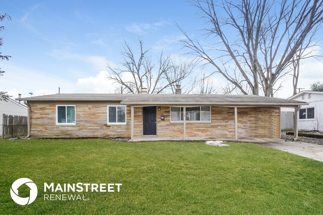 19 Southlane Dr in New Whiteland, IN - Building Photo
