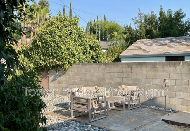 property at 41 Manley Ct