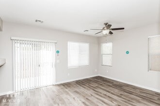 2520 Olay St in Las Vegas, NV - Foto de edificio - Building Photo