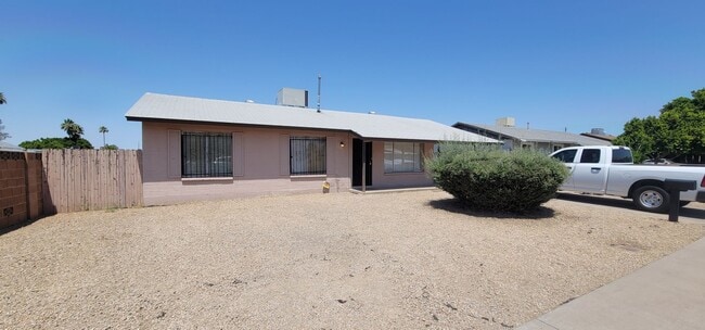 property at 2012 N 48th Ln