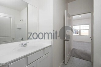 13081 E Wallflower Ln in Florence, AZ - Building Photo - Building Photo