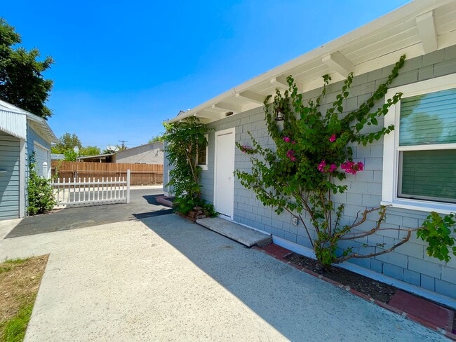 5651 Wilbur Ave in Los Angeles, CA - Building Photo - Building Photo