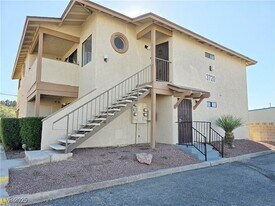 3720 Snorkel Cir, Unit 2 in Las Vegas, NV - Building Photo