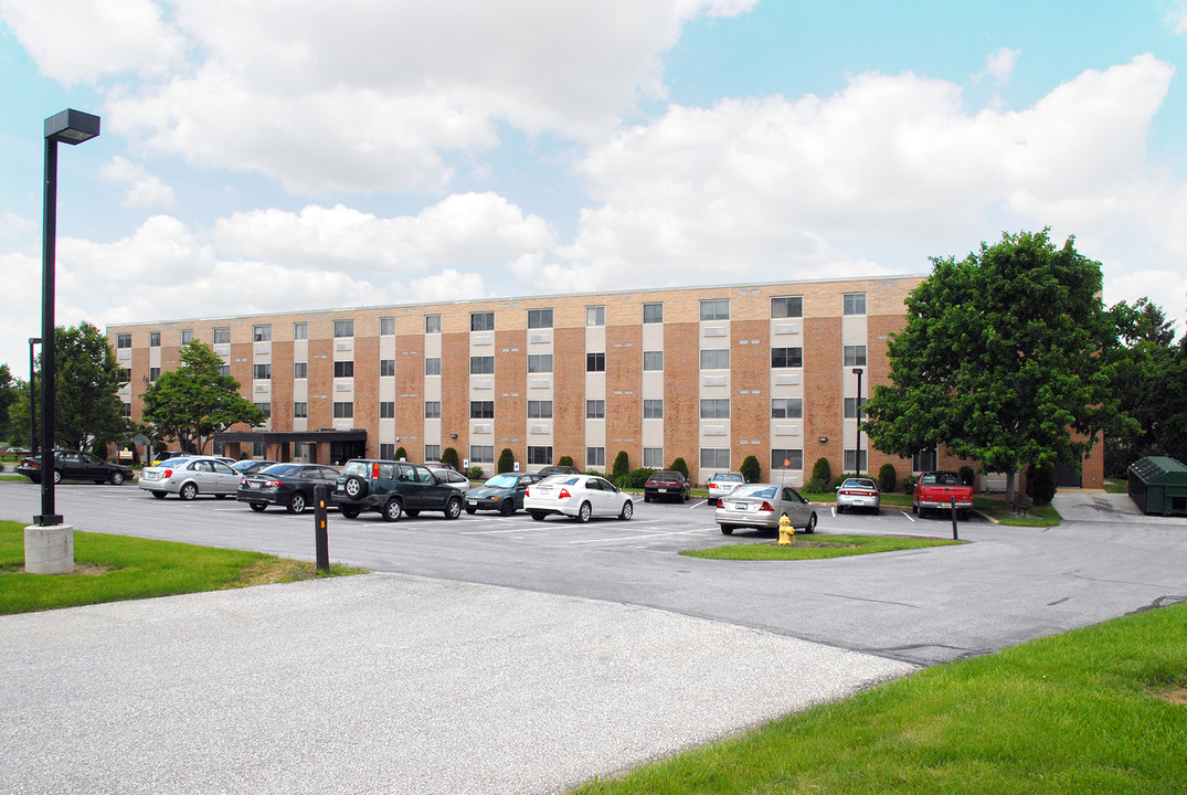 Strasburg Haus Apartments in Shrewsbury, PA - Building Photo