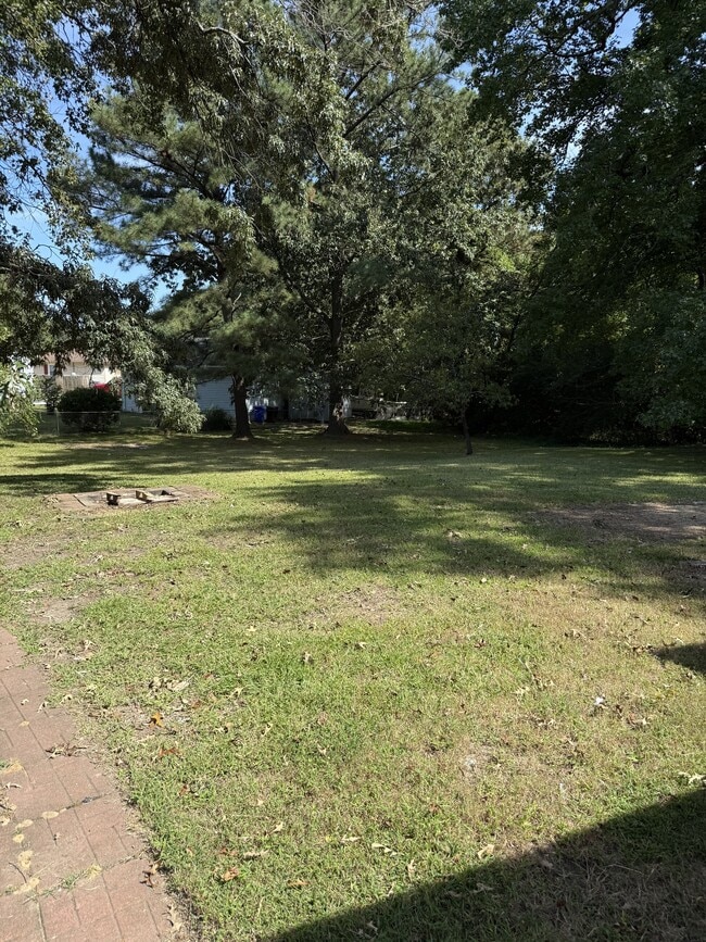 1049 Towanda Rd in Virginia Beach, VA - Building Photo - Building Photo
