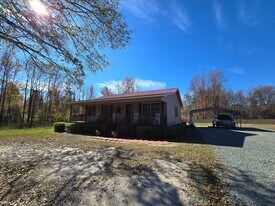 794 Edwards Rd in Sanford, NC - Building Photo
