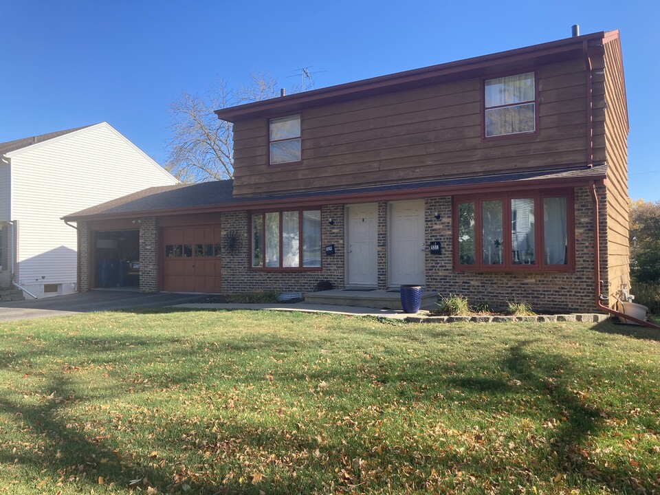 531 Wheeler Dr in Excelsior, MN - Building Photo