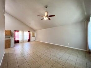 957 Golf Course Dr E in Spring Branch, TX - Building Photo - Building Photo