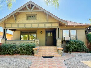 2130 W 29th Pl in Los Angeles, CA - Building Photo - Building Photo