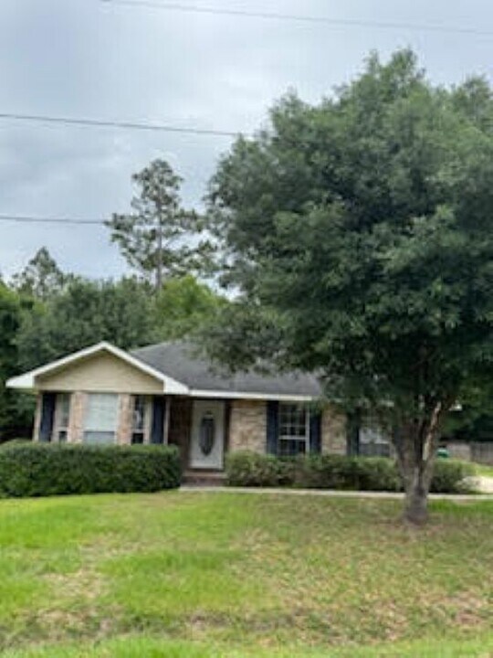10514 Bayou Cir in Diamondhead, MS - Building Photo