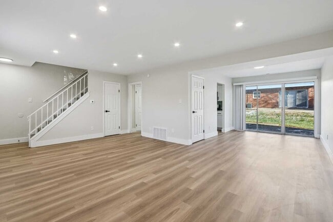 Williamsburg North in Indianapolis, IN - Building Photo - Building Photo