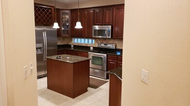 8325 Sumner Ave in Ft. Myers, FL - Building Photo - Building Photo