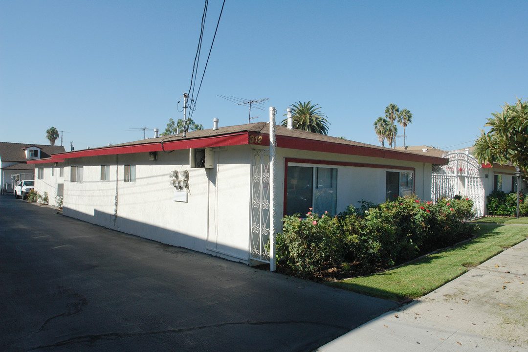 204 E Broadway in San Gabriel, CA - Foto de edificio