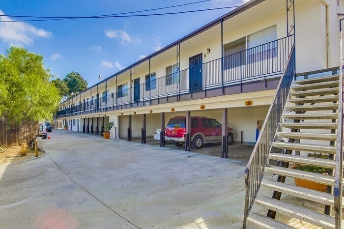 5315 Santa Margarita St in San Diego, CA - Building Photo