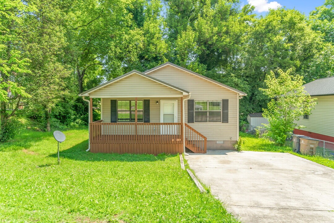 1826 Tillery St NE in Knoxville, TN - Building Photo