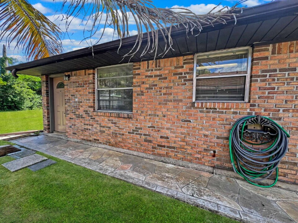 27915 Washington St in Bonita Springs, FL - Building Photo