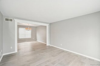 2609 Huntington Dr in Lake Orion, MI - Building Photo - Building Photo