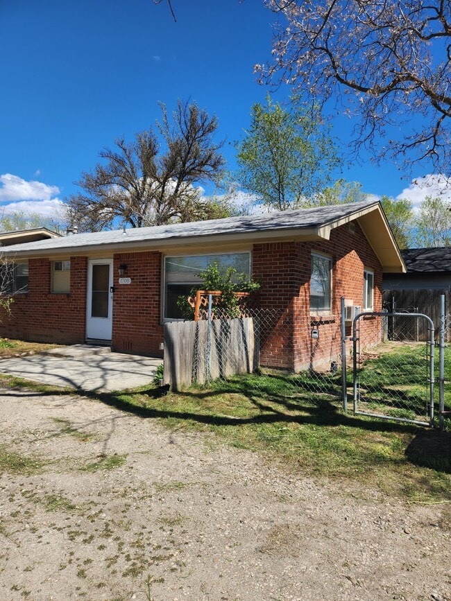 property at 1708 W Spaulding St