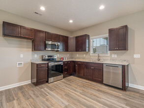 2688 Cedrus Ave in Bowling Green, KY - Foto de edificio - Building Photo