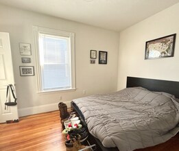 151 E Cottage St, Unit 3 in Boston, MA - Building Photo - Building Photo
