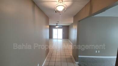 7318 Sunshine Cir in Tampa, FL - Building Photo - Building Photo