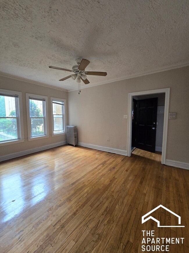 property at 4933 N Whipple St