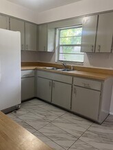 1304 Louis Ct in Eustis, FL - Building Photo - Building Photo