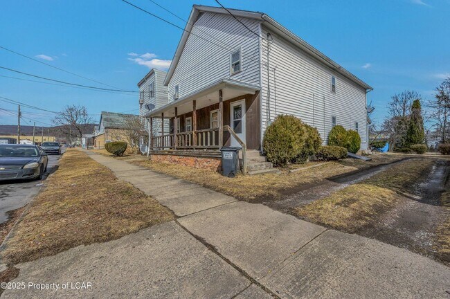 323 Vaughn St in Luzerne, PA - Building Photo - Building Photo