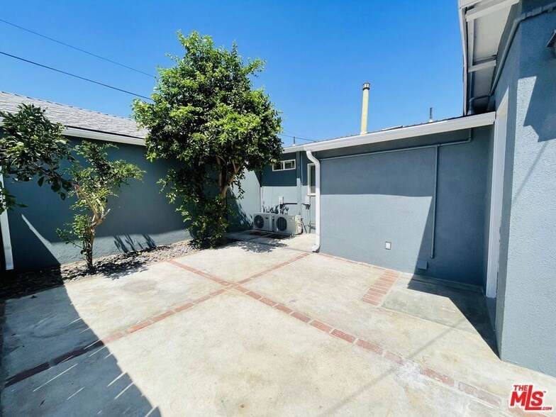 11845 Doty Ave, Unit 4013 in Hawthorne, CA - Building Photo
